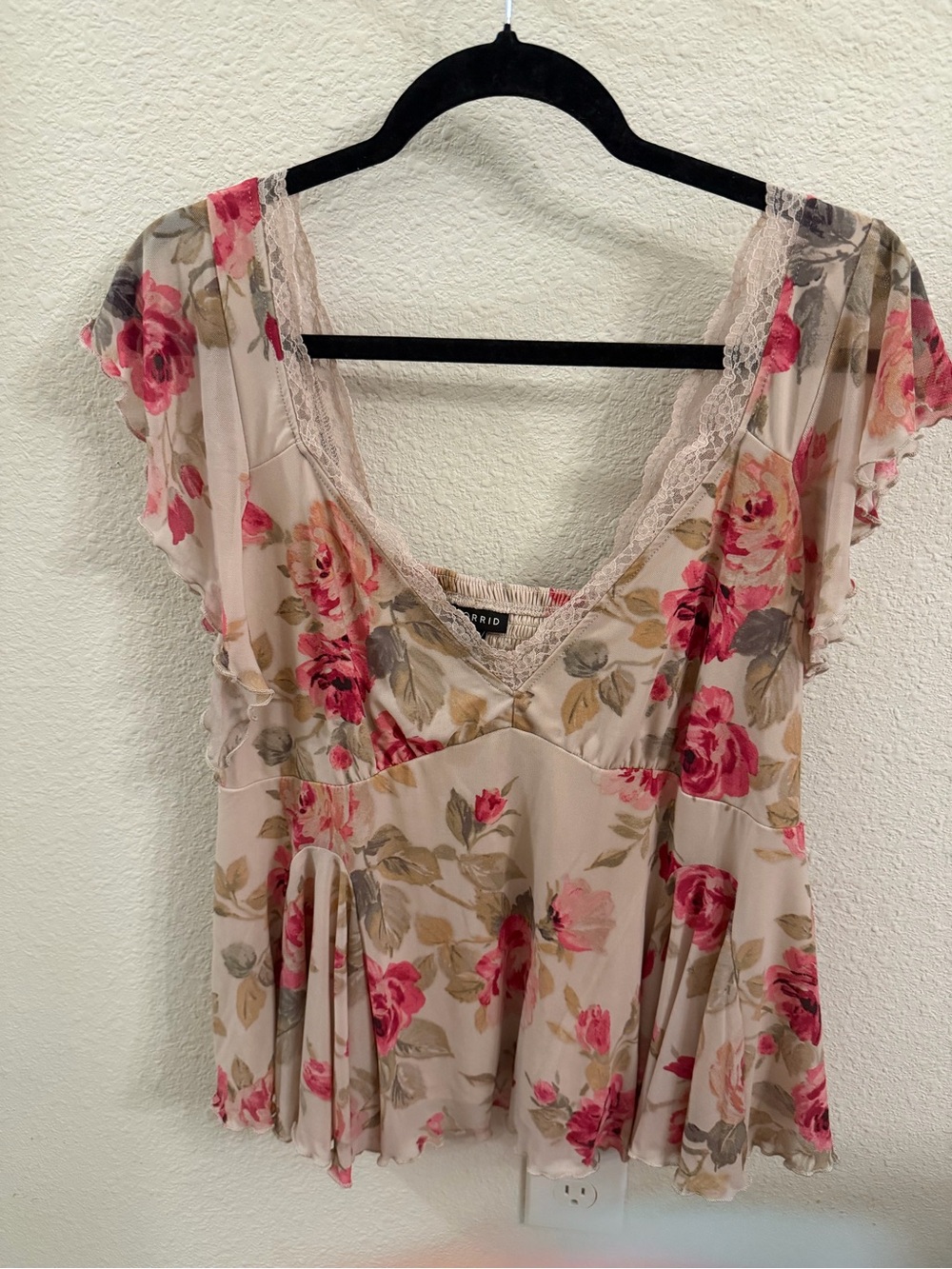 torrid 00 Pink Floral Lace-Trim V-Neck Chemise Top on Cream